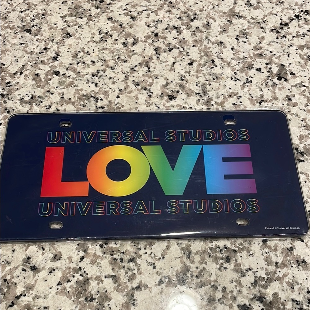 3/$25🛍️ Universal Studios LOVE sign or License Plate (washers not included) NWT